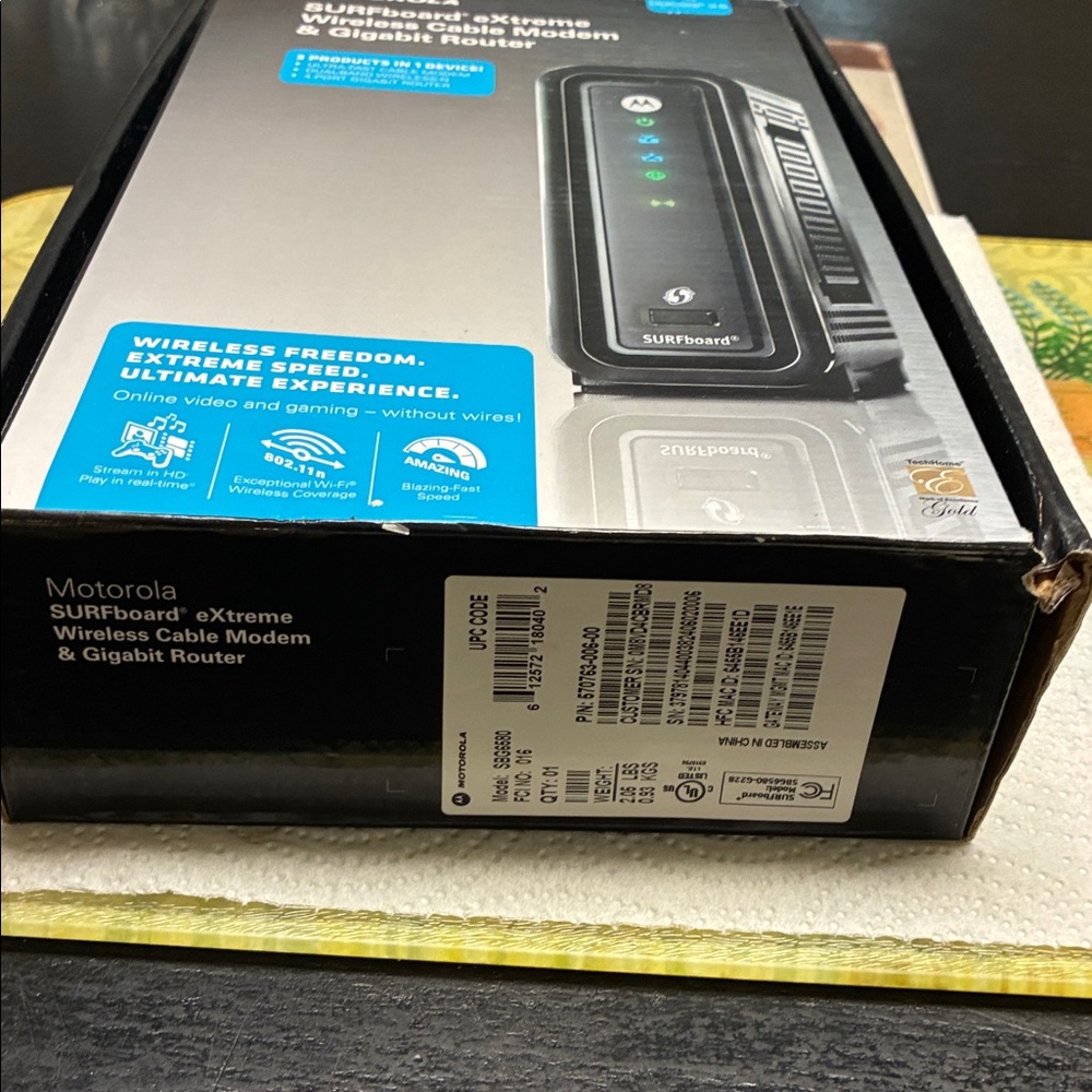 Motorola Black SURFboard eXtreme Wireless Modem Router - Picture 4 of 7